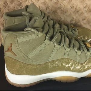 Jordan olives WOMEN 8.5 NEW